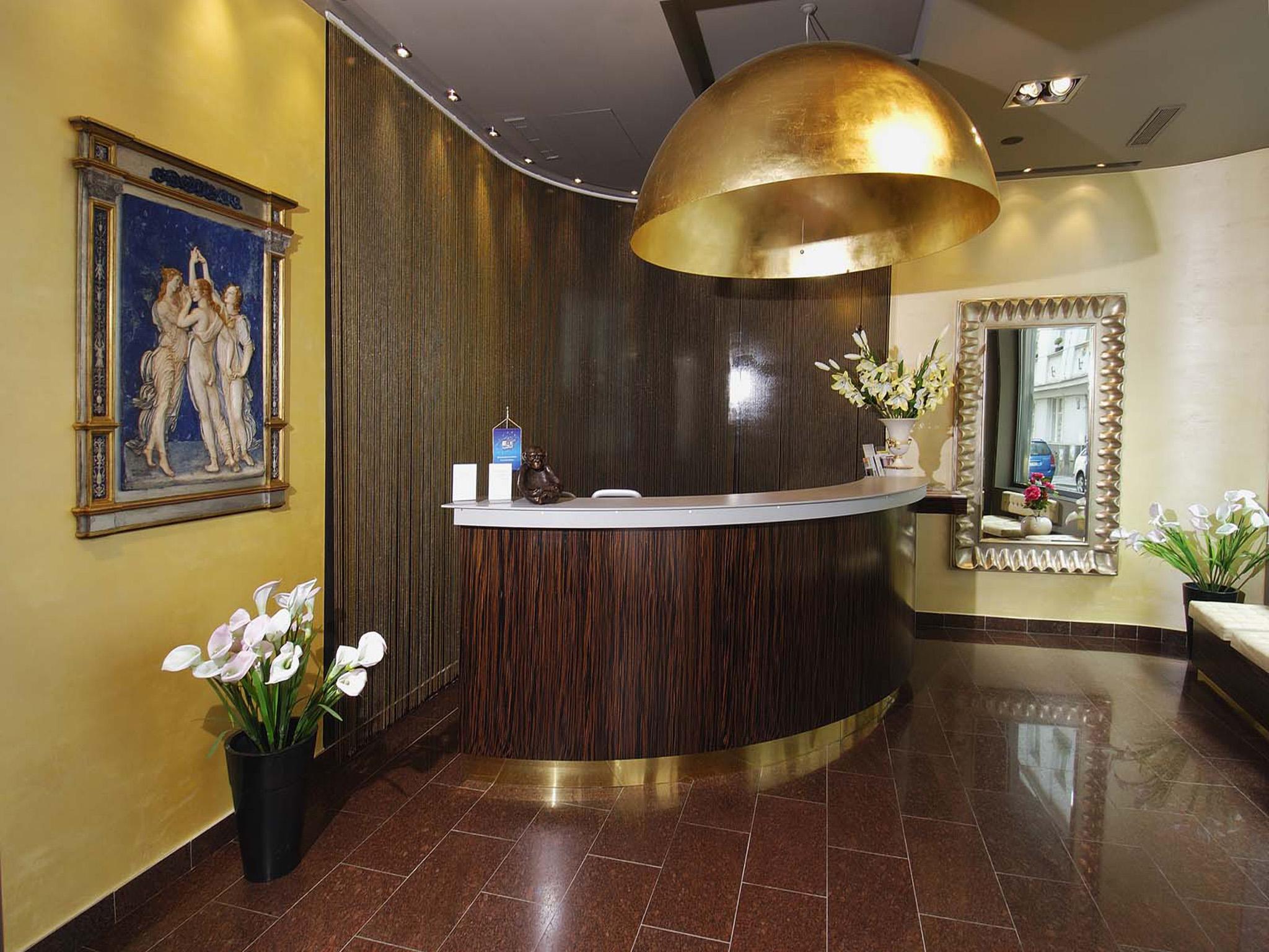 Ea Crystal Palace 4* Praha
