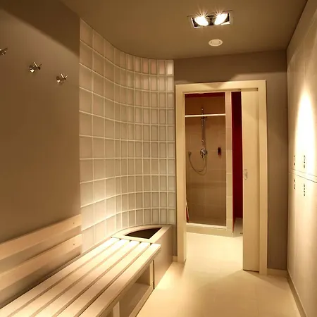 Ea Hotel Crystal Palace 