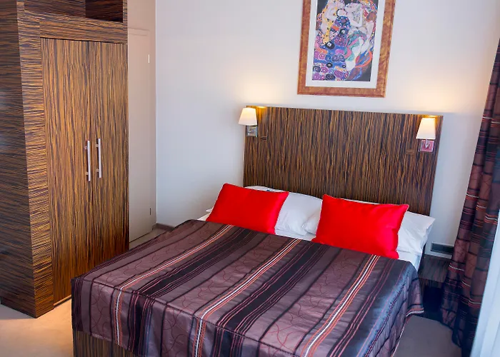 EA Hotel Crystal Palace