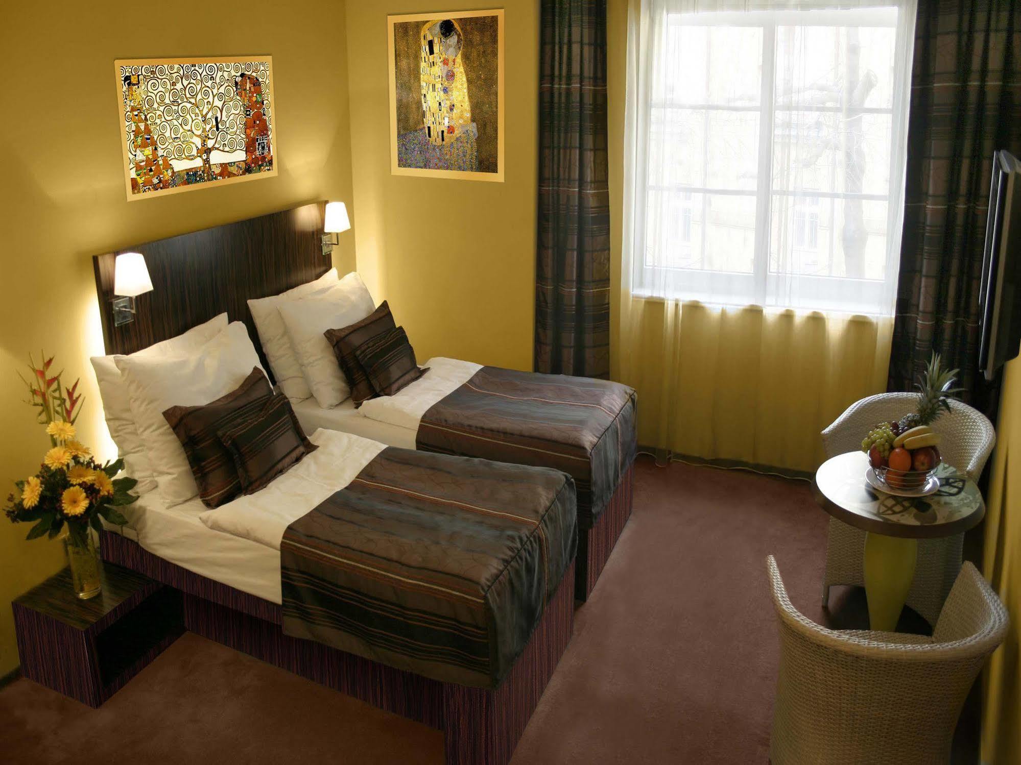 Ea Crystal Palace 4* Prag